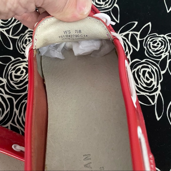 COLE HAAN WOMEN’S GRANT PATENT ESCAPE MOCCASINS - Picture 7 of 12